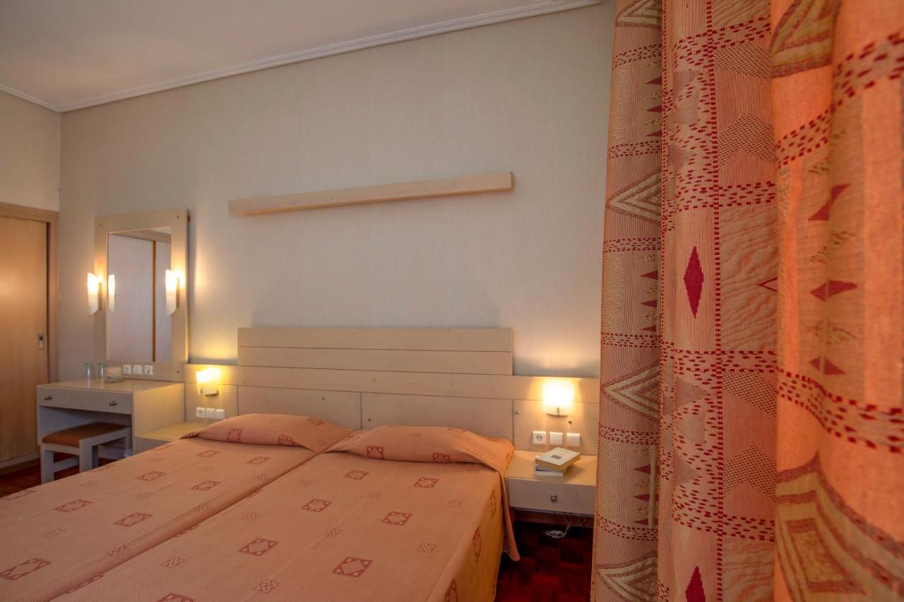 Hotel Kypreos كامينا فورلا المظهر الخارجي الصورة