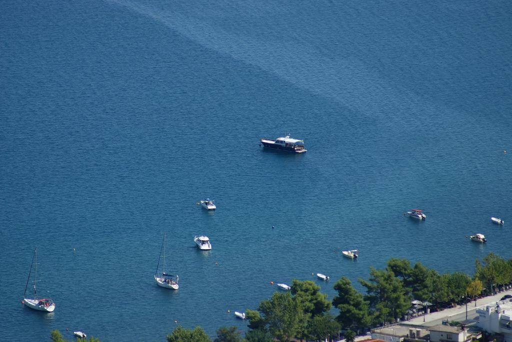 Hotel Kypreos كامينا فورلا المظهر الخارجي الصورة