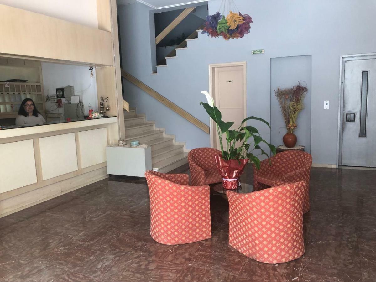 Hotel Kypreos كامينا فورلا المظهر الخارجي الصورة